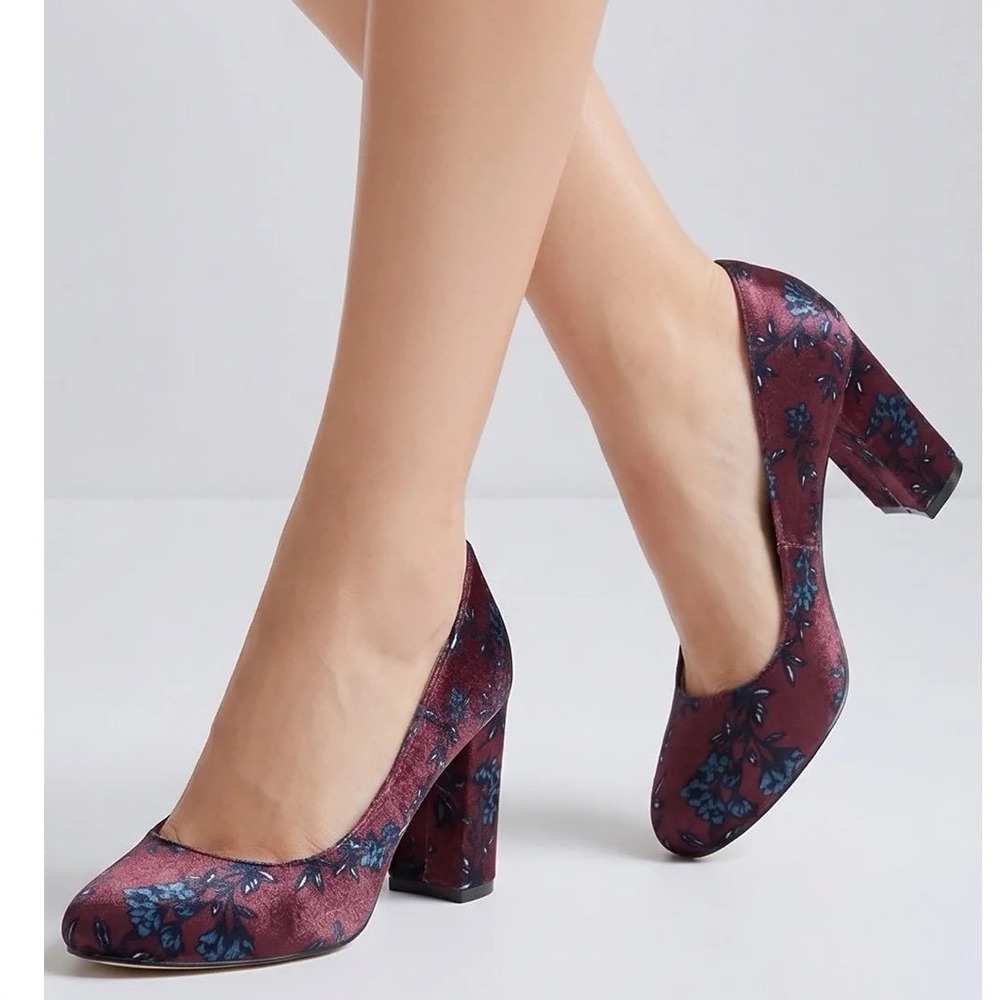 Libby Edelman Burgundy Velvet Floral Block Heel Pumps Womens Size 9 Round Toe